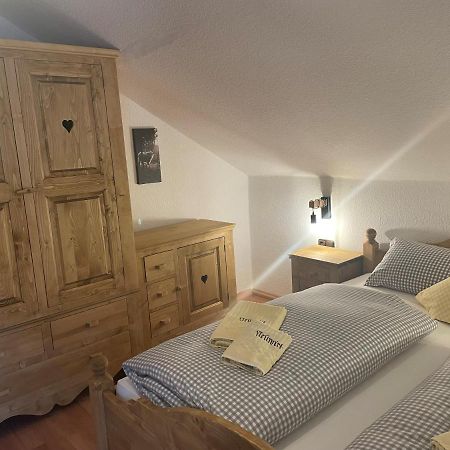 Gasthof Und Pension Neuwirt Lenggries Buitenkant foto