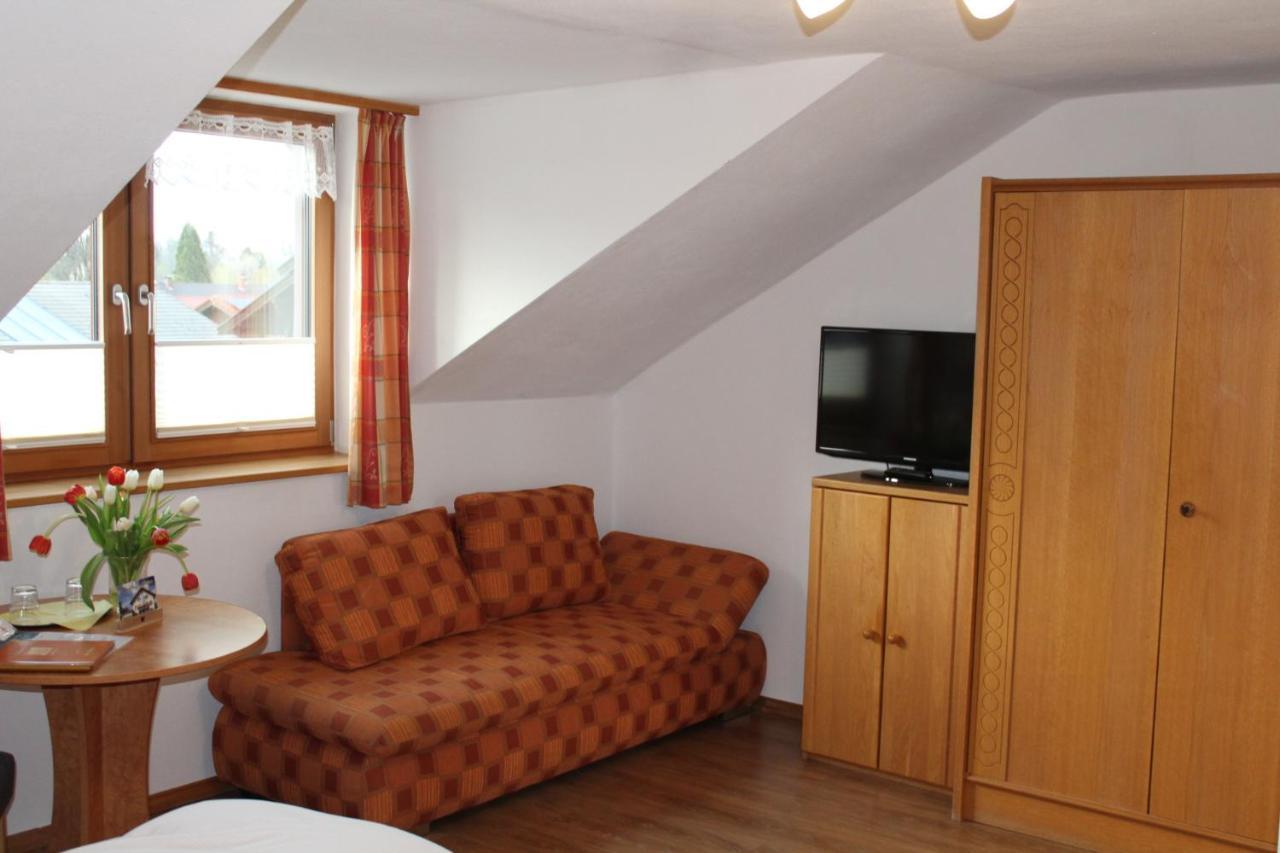 Gasthof Und Pension Neuwirt Lenggries Buitenkant foto
