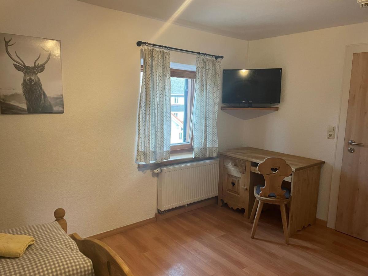 Gasthof Und Pension Neuwirt Lenggries Buitenkant foto